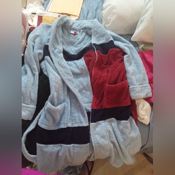 Vtg AUTHENTIC Tommy Hilfiger bathrobe - Picture 3 of 3